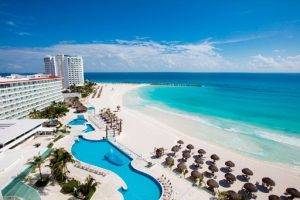 Why Choose a Party Hotel in Cancun